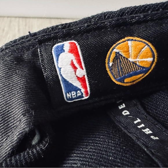 Mitchell & Ness Golden State Warriors Snapback Flat Brim Hat - Black/Blue/Yellow - Picture 8 of 9